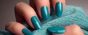 Manicure winylowy - wykonanie, zalety, wady, cena